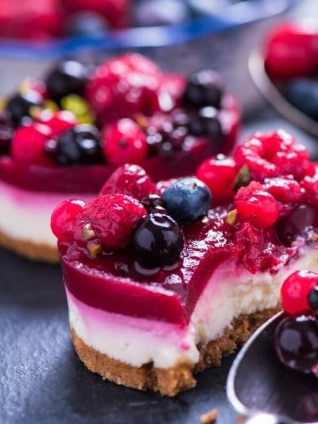 Incredible Wild Berries Cheesecake Dip Under 6 minutes