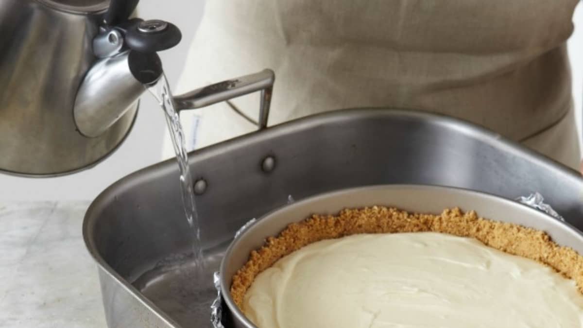 How to Do a Water Bath for Cheesecake