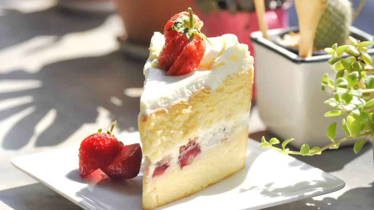 Strawberry Shortcake With Cheesecake In The Middle Recipe
