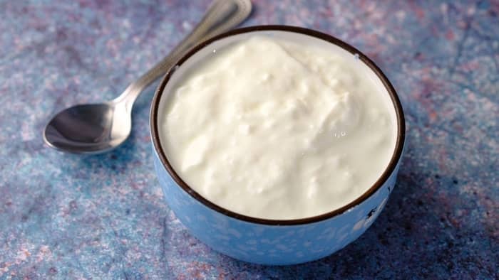  can i substitute greek yogurt for sour cream in cheesecake