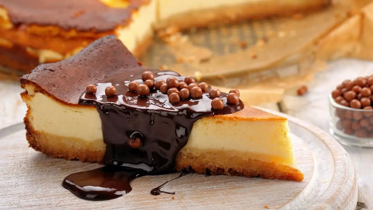 How To Decorate Cheesecake With Melted Chocolate