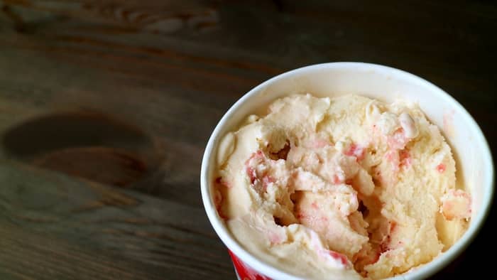 What brands make strawberry cheesecake ice cream?