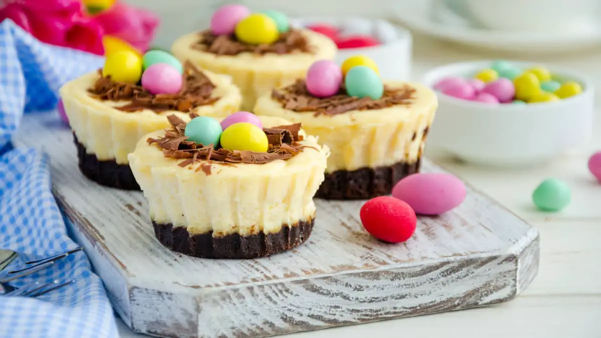 The Best Decadent Brownie Bottom Cheesecake Cupcakes