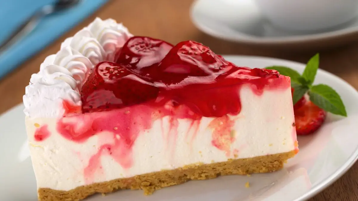 Easy 3-Ingredient Cool Whip Cheesecake Recipe With Oat Crust